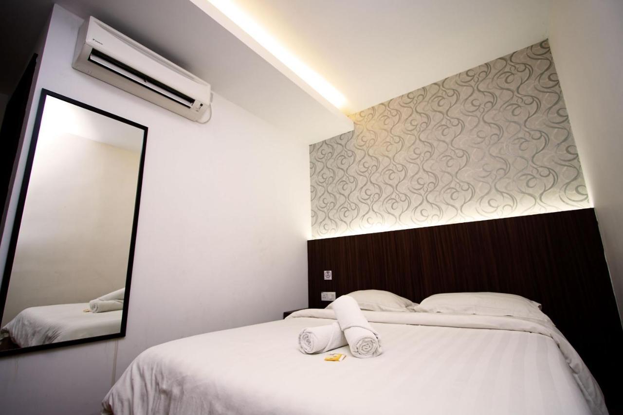 Pavilion Hotel 2*